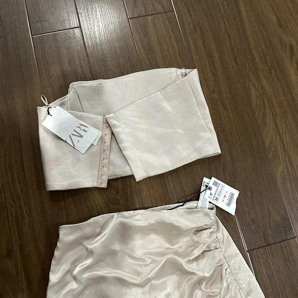 Zara satin effect cream skirt and corset top - Picture 7 of 9